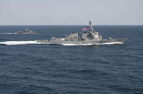 Эсминец США вошёл в 12-мильную зону вокруг искусственных островов Китая в Восточном море - ảnh 1